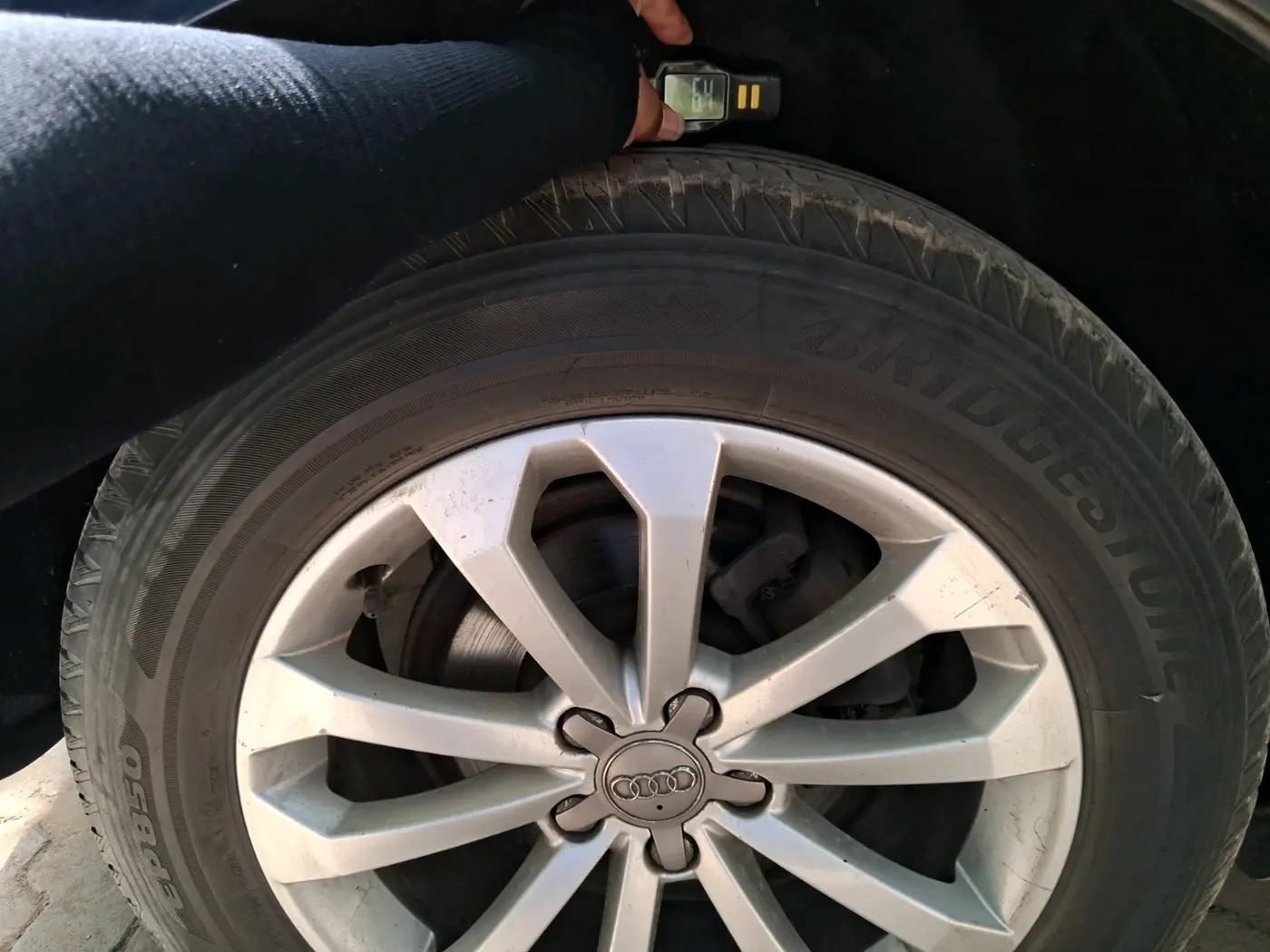 2014 Audi Q5 30 TDI S LINE, Diesel, Automatic, 1,44,637 km, tyre