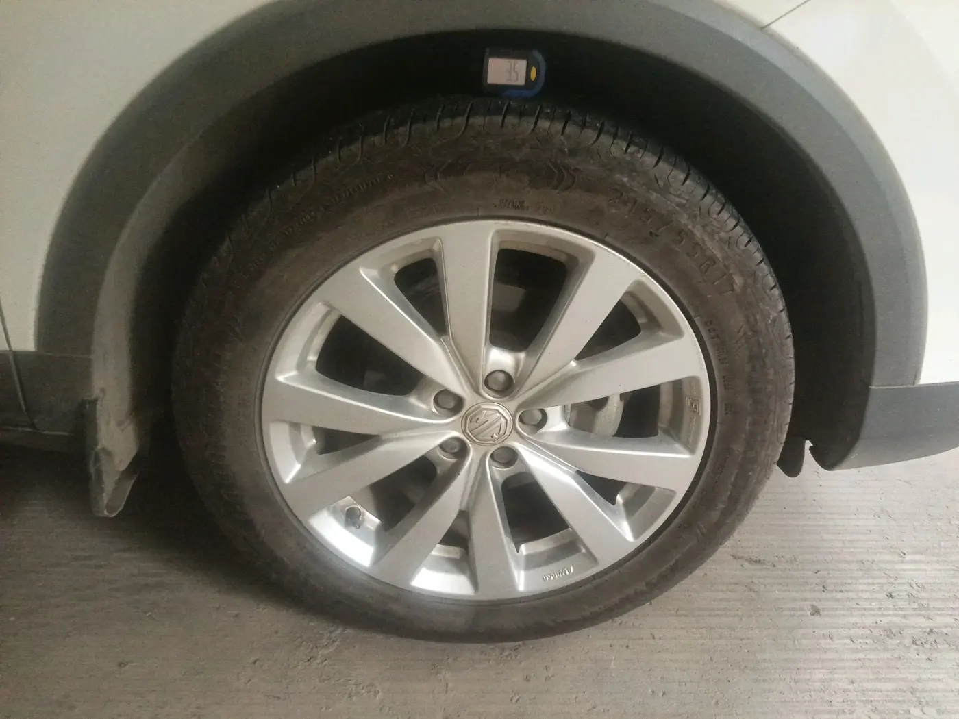 2024 MG ASTOR Select 1.5 CVT (Ivory), Petrol, Automatic, 20,458 km, tyre