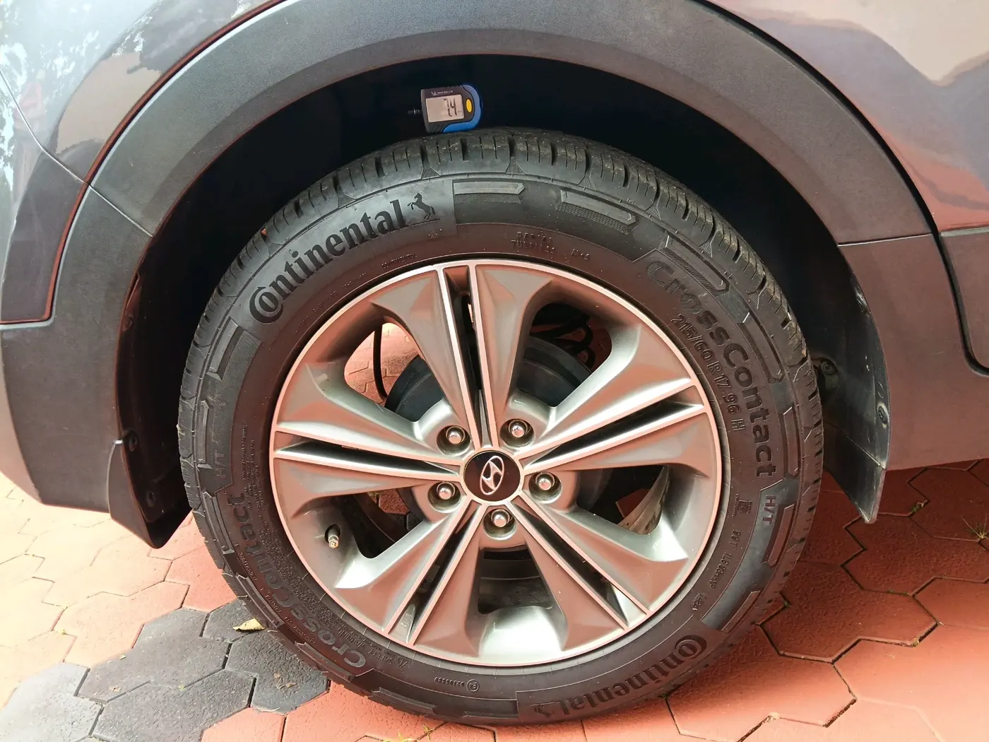 2017 Hyundai Creta SX PLUS AT 1.6 DIESEL, Diesel, Automatic, 1,05,770 km, tyre