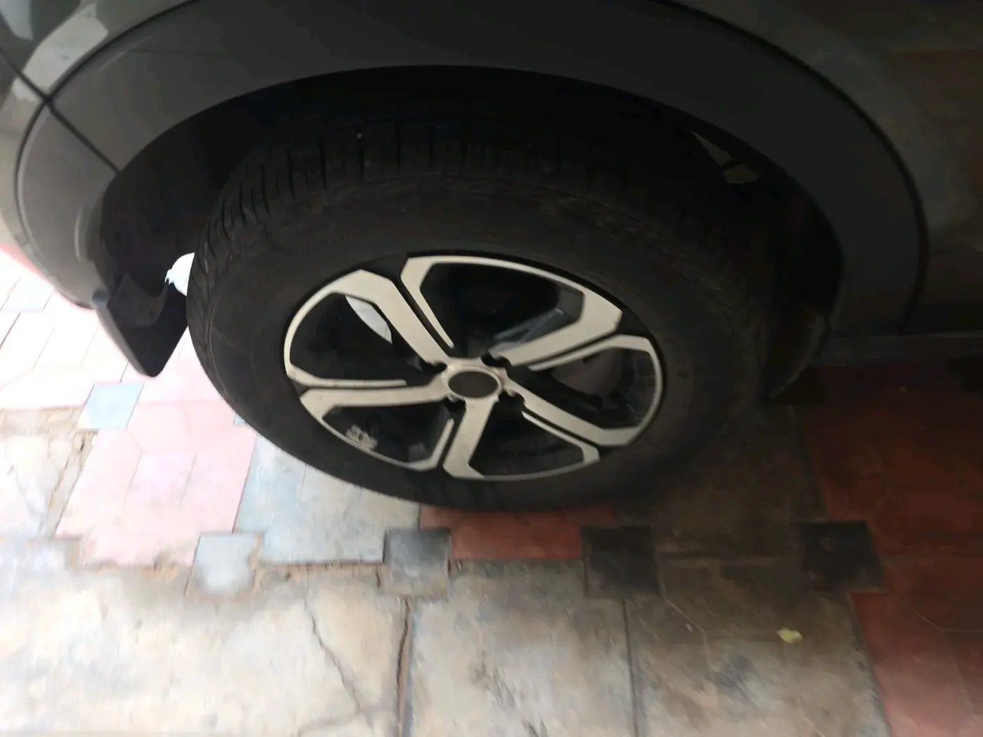 2023 Tata NEXON XZA PLUS SUNROOF PETROL, Petrol, Automatic, 24,845 km, tyre