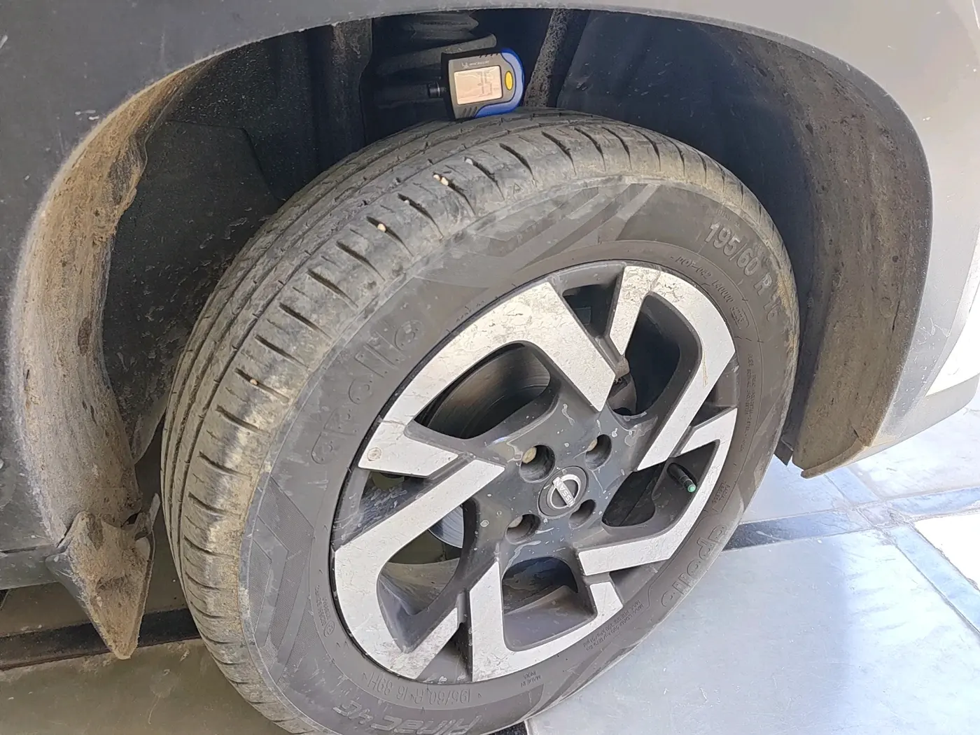2022 Nissan MAGNITE XV PREMIUM, Petrol, Manual, 1,07,840 km, tyre