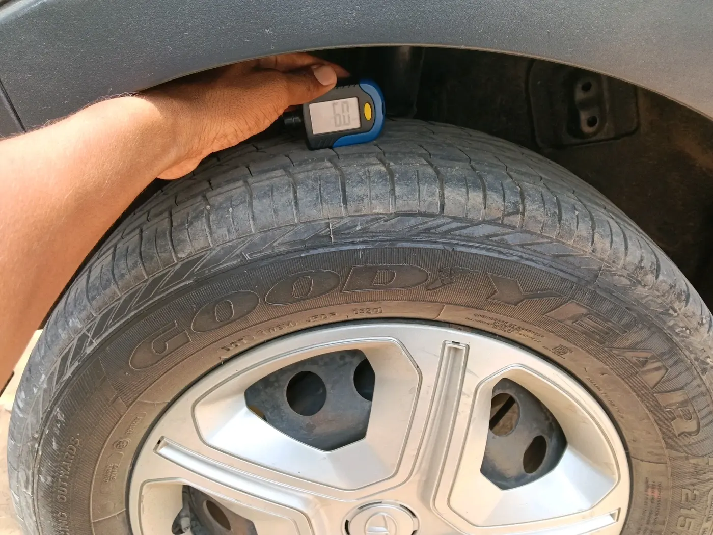 2020 Tata NEXON XMA PETROL, Petrol, Automatic, 42,036 km, tyre
