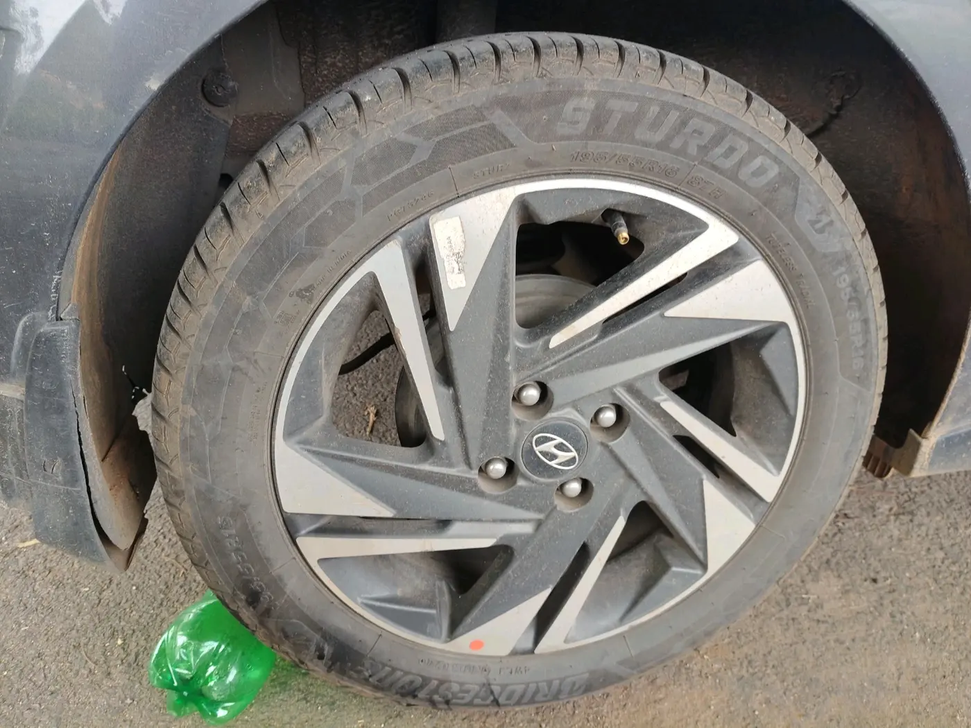 2021 Hyundai NEW I20 ASTA 1.2 MT, Petrol, Manual, 94,263 km, tyre
