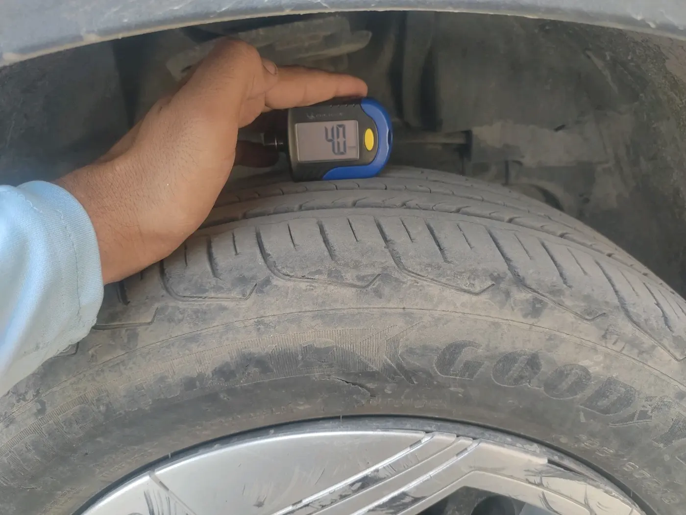 2023 Tata NEXON PURE SUNROOF 1.2 PETROL, Petrol, Manual, 40,770 km, tyre