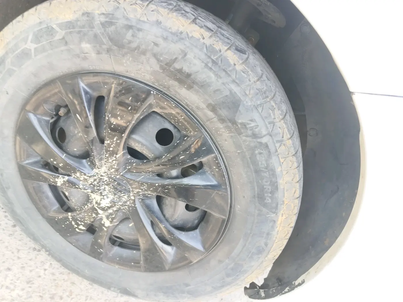 2021 Maruti Dzire VXI, Petrol, Manual, 1,28,846 km, tyre