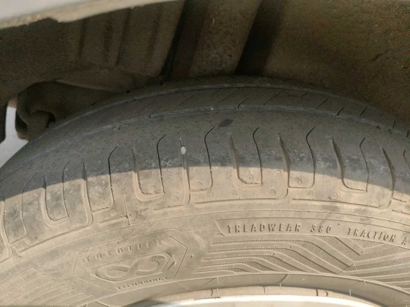 2013 Maruti Swift Dzire VXI, Petrol, Manual, 1,02,760 km, tyre