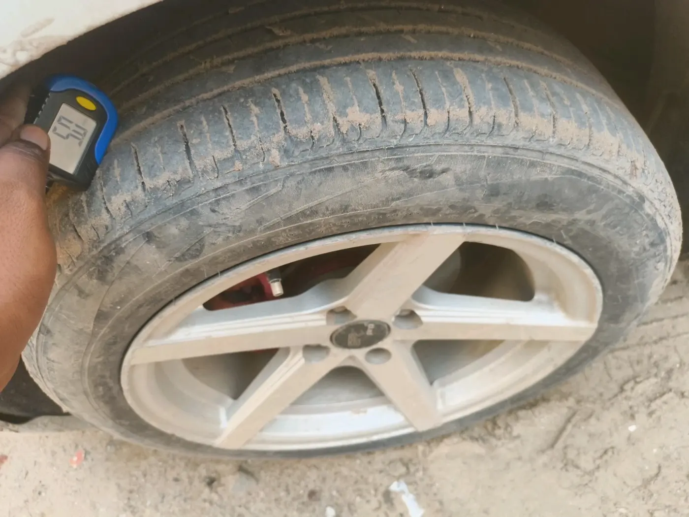 2022 Maruti Baleno SIGMA PETROL 1.2, CNG, Manual, 1,09,870 km, tyre