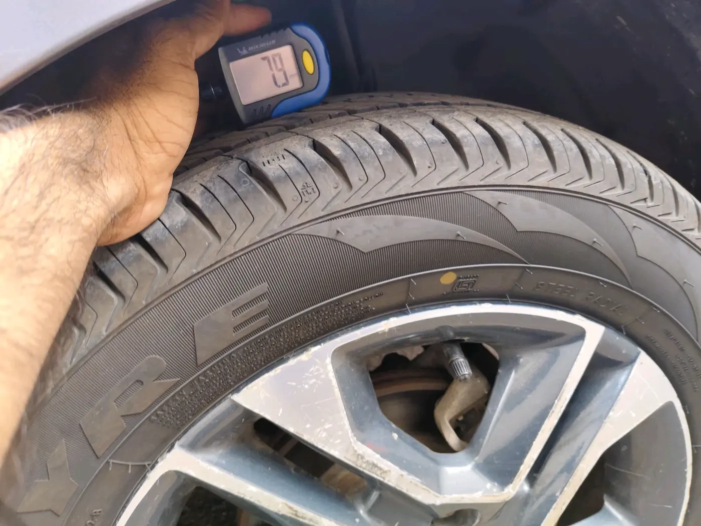 2018 Tata TIGOR XZA PETROL, CNG, Automatic, 1,17,212 km, tyre