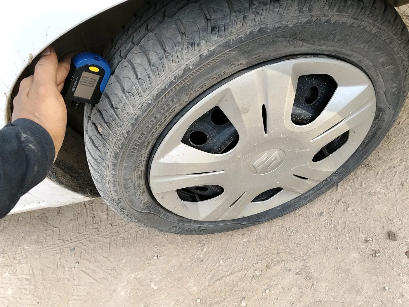 2012 Maruti Wagon R 1.0 VXI, Petrol, Manual, 42,000 km, tyre