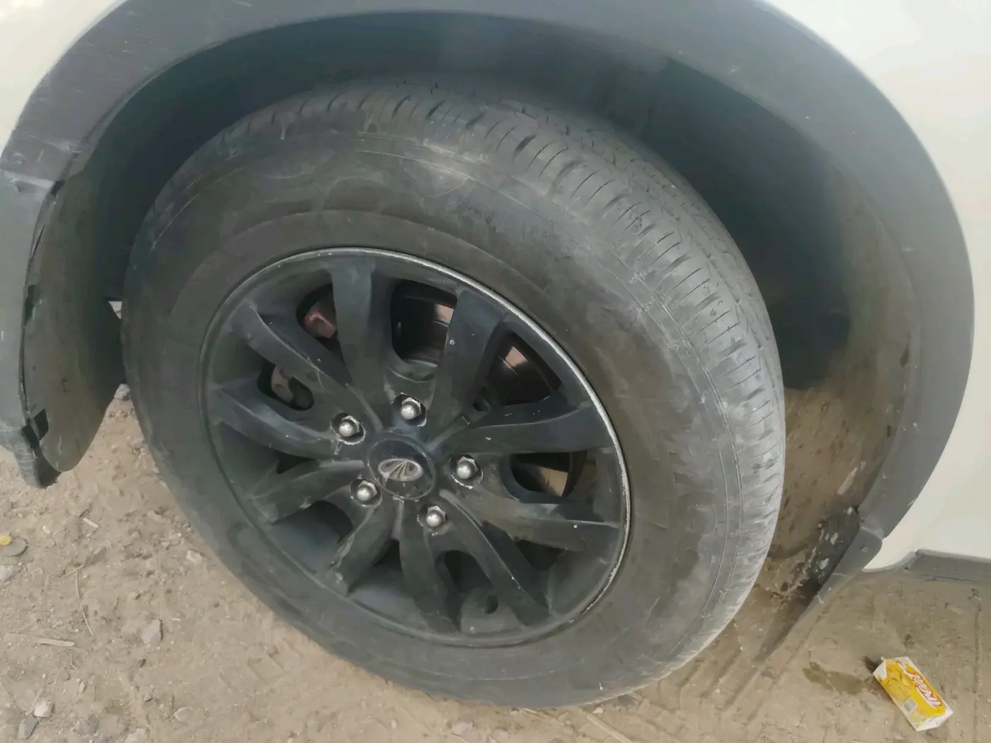 2018 Mahindra XUV500 W9, Diesel, Manual, 1,43,218 km, tyre