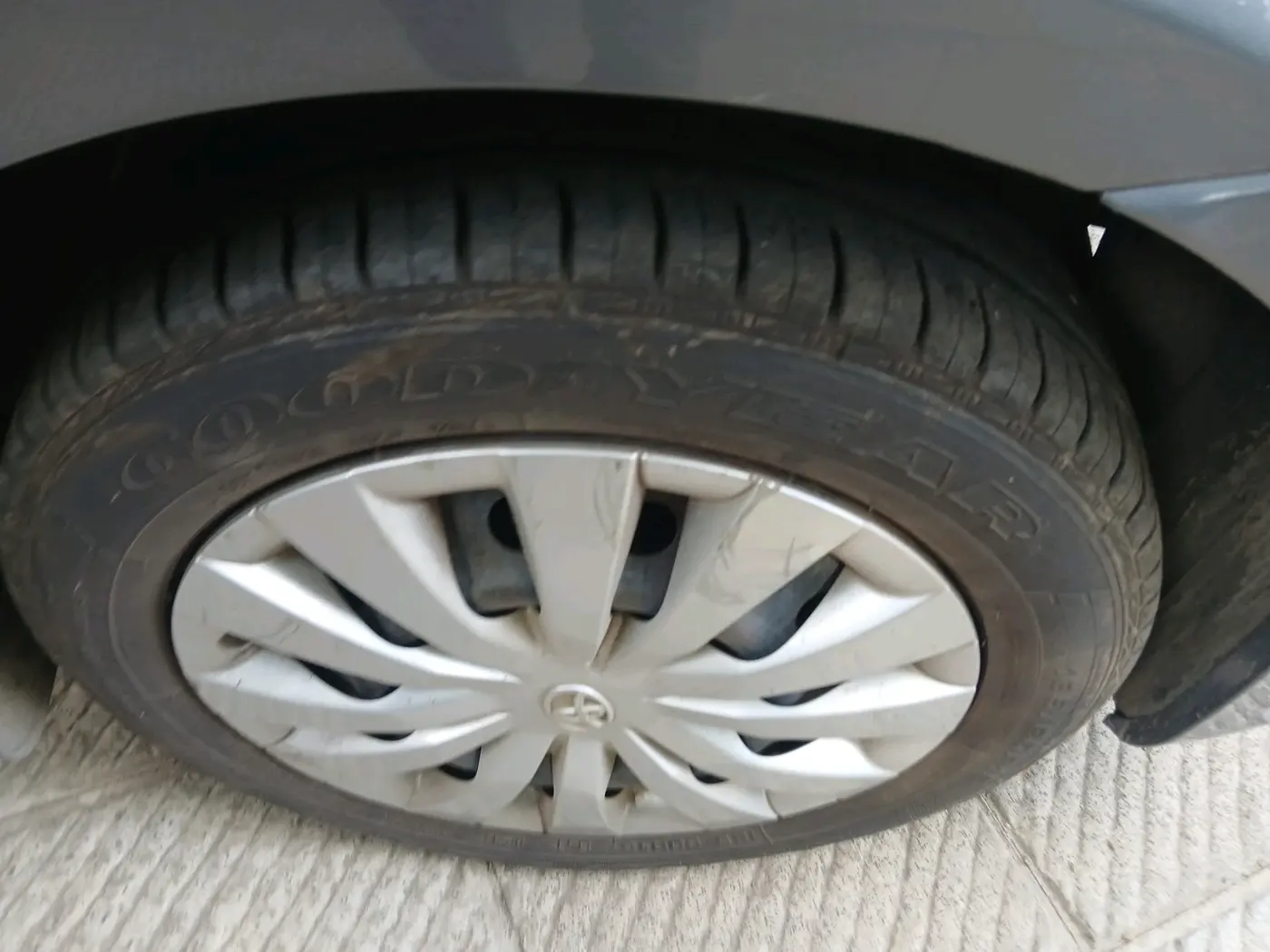 2015 Toyota Etios G, Petrol, Manual, 69,992 km, tyre