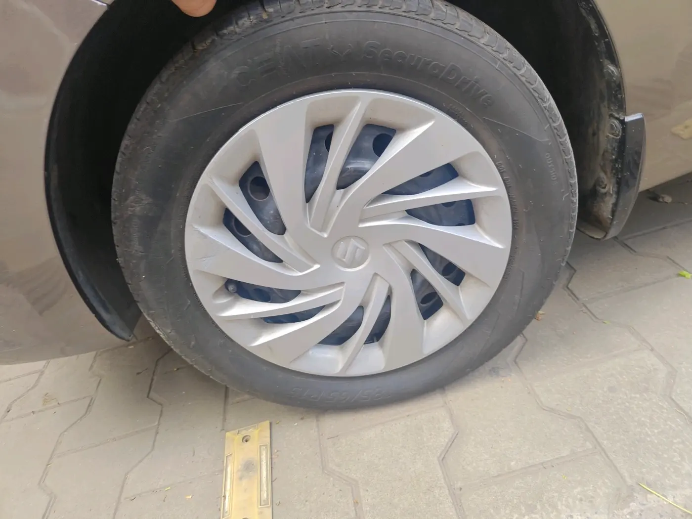 2020 Maruti Ertiga VXI CNG, CNG, Manual, 89,007 km, tyre