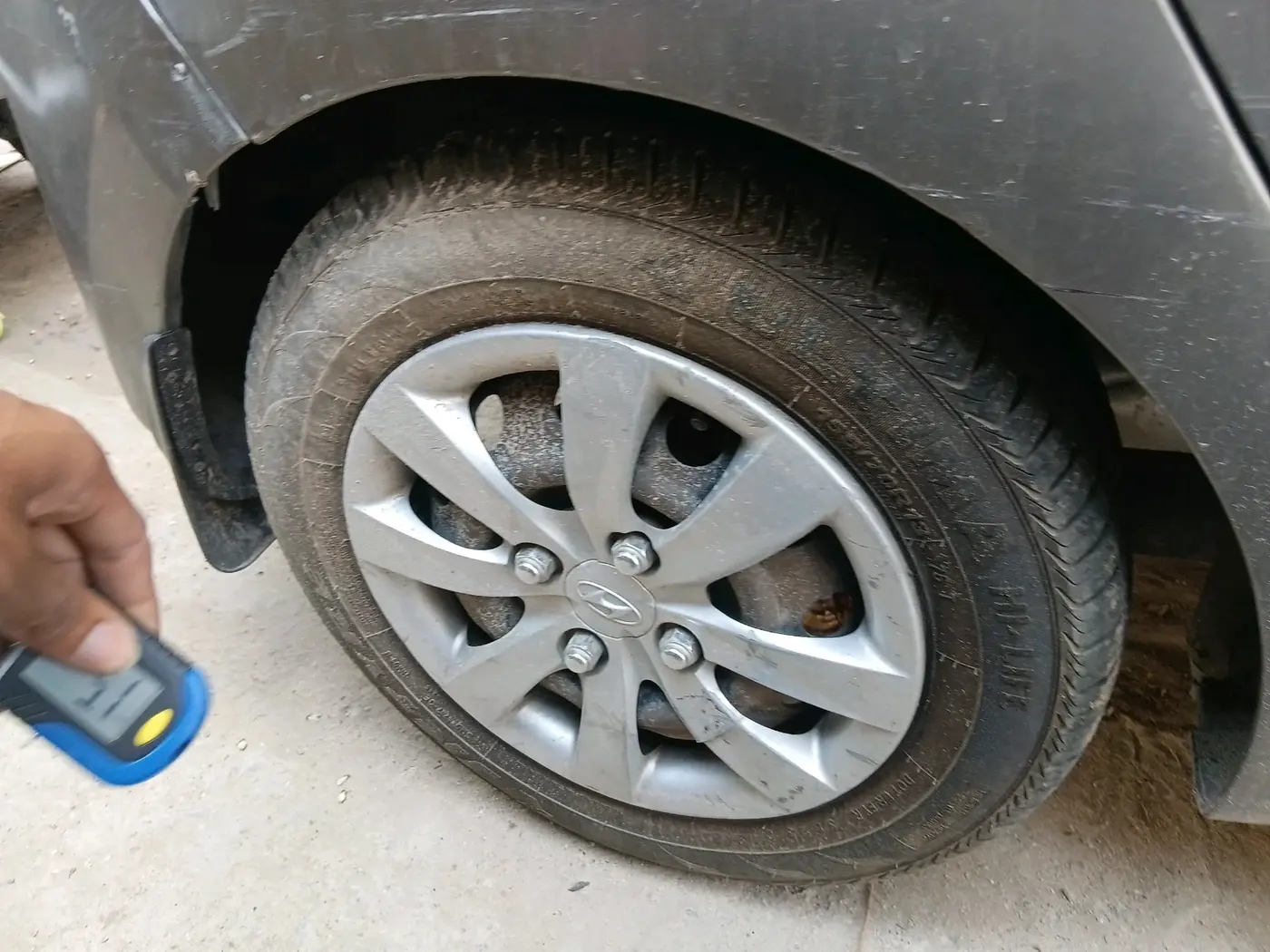 2012 Hyundai Eon MAGNA +, Petrol, Manual, 96,826 km, tyre