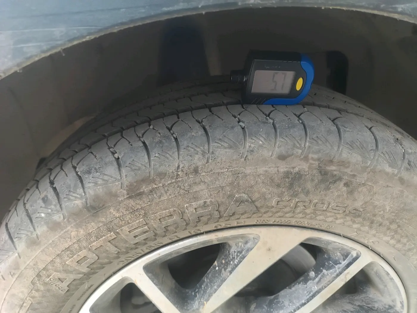 2023 Mahindra XUV400 EL 7.2 KW, Electric, Automatic, 36,631 km, tyre