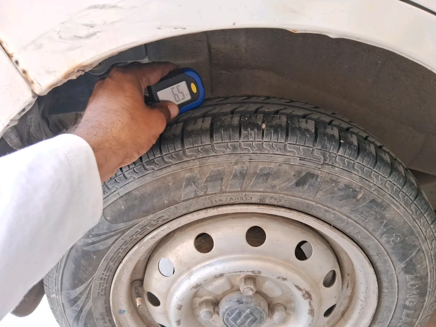 2014 Maruti Wagon R 1.0 LXI CNG, CNG, Manual, 1,39,952 km, tyre
