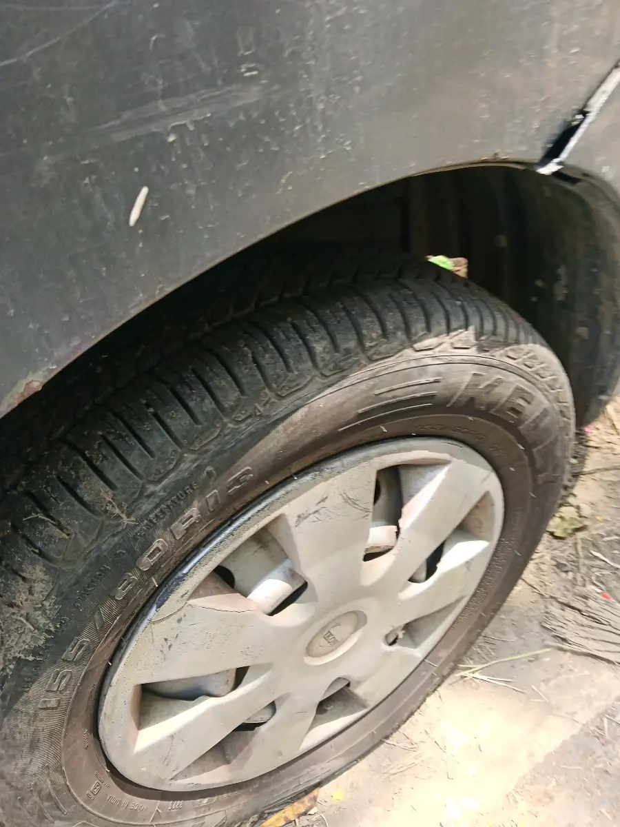 2015 Maruti Wagon R 1.0 LXI CNG, CNG, Manual, 87,760 km, tyre