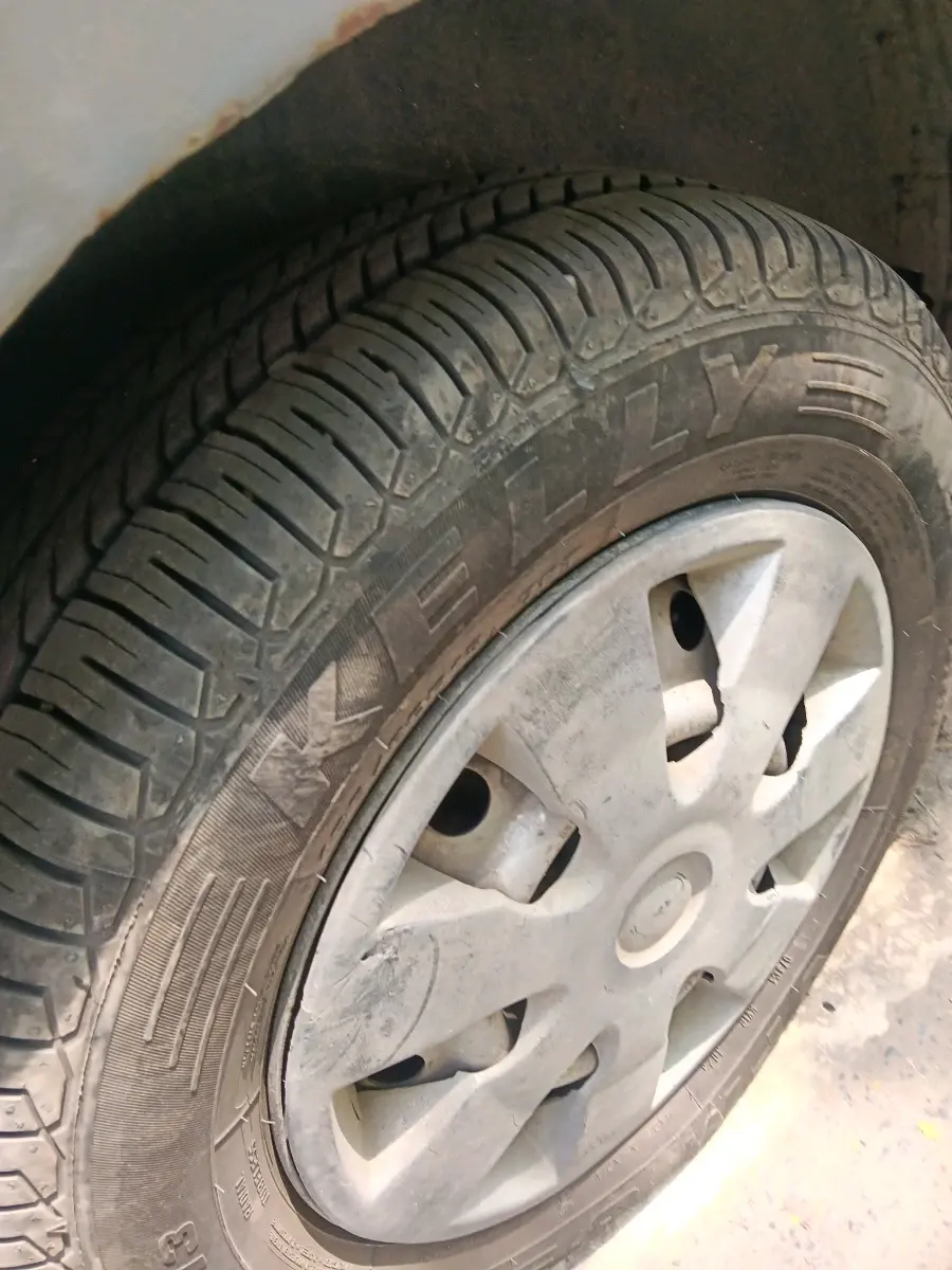 2015 Maruti Wagon R 1.0 LXI CNG, CNG, Manual, 87,760 km, tyre