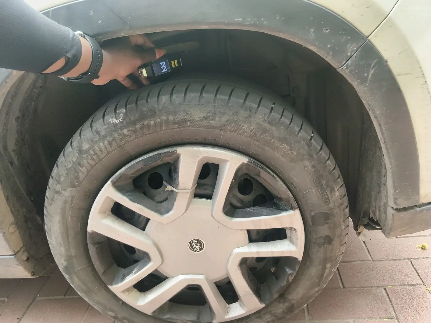 2017 Maruti Vitara Brezza LDI (O), Diesel, Manual, 2,06,013 km, tyre