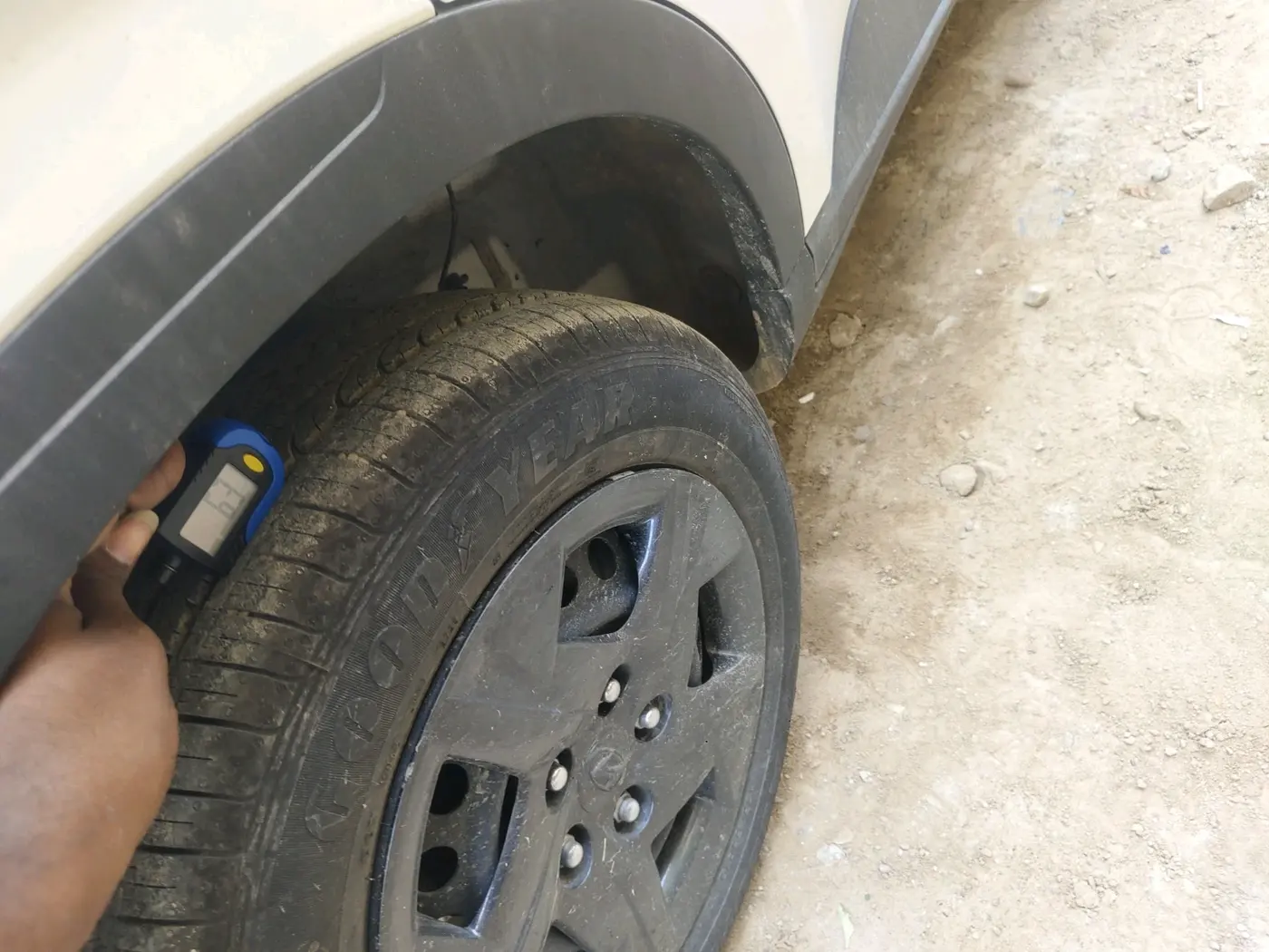 2025 Hyundai VENUE S(O) 1.2, Petrol, Manual, 5,985 km, tyre
