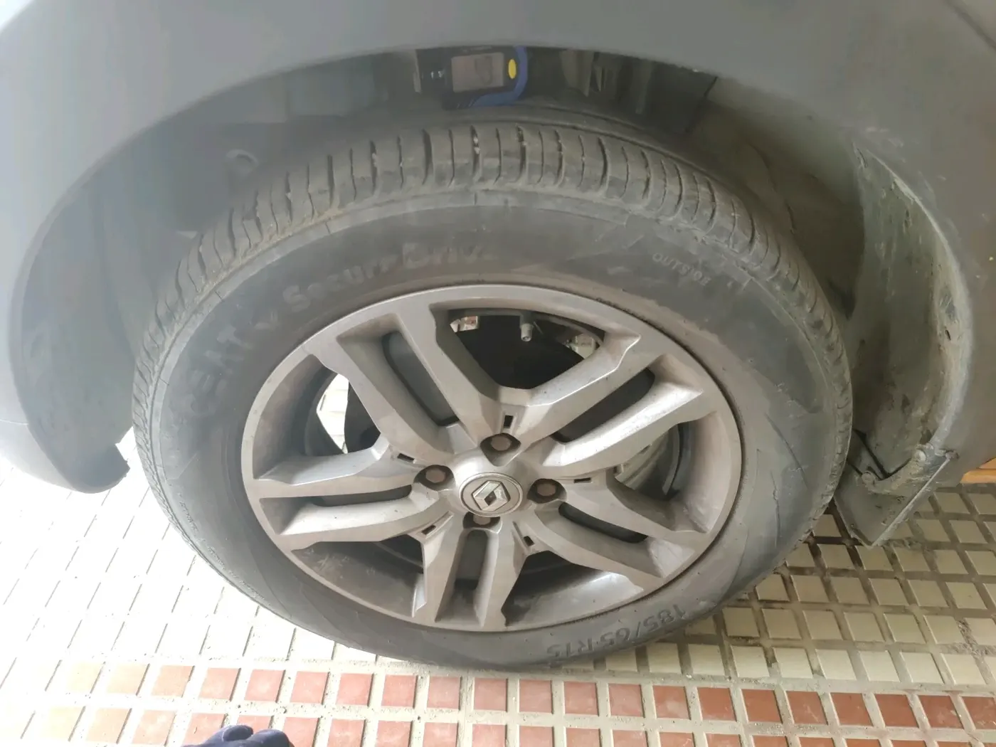 2019 Renault TRIBER RXZ, Petrol, Manual, 57,195 km, tyre