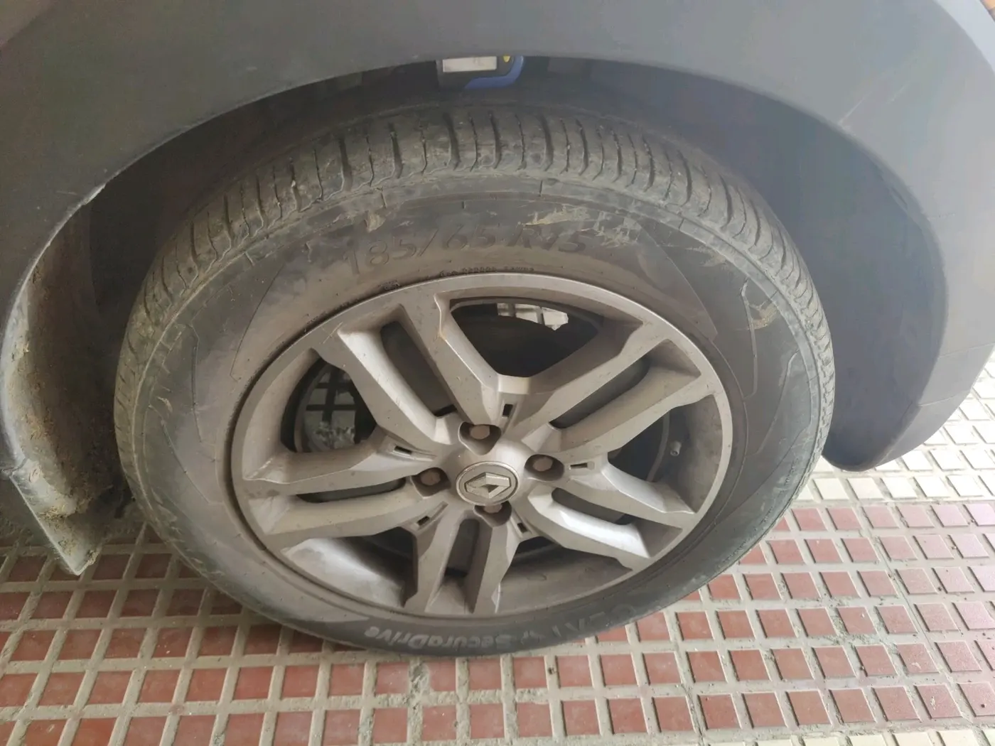 2019 Renault TRIBER RXZ, Petrol, Manual, 57,195 km, tyre