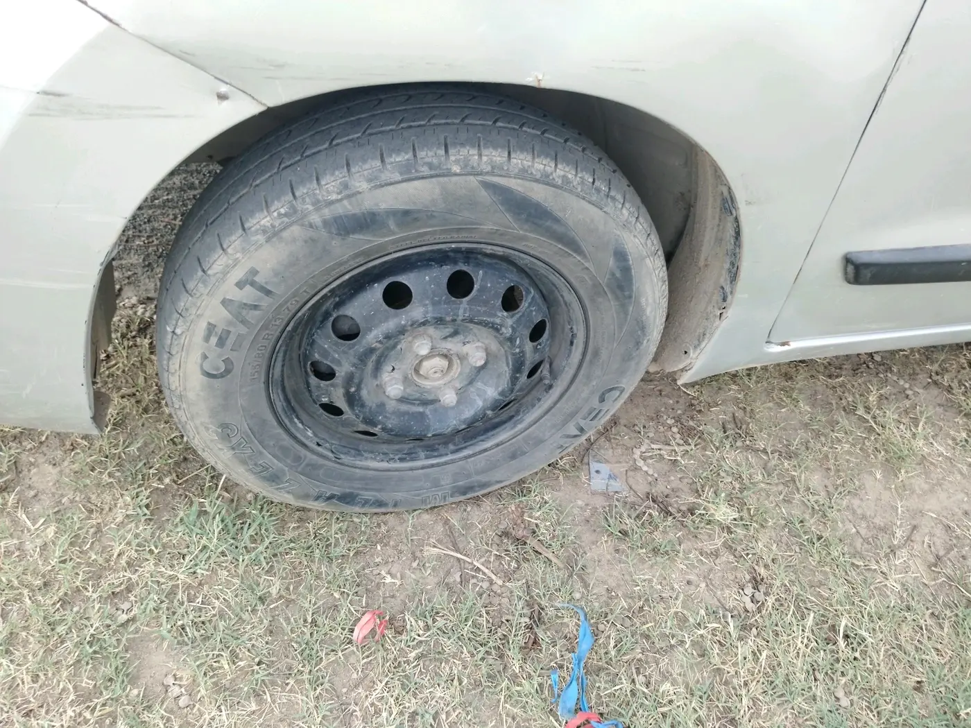 2014 Maruti Wagon R 1.0 LXI, CNG, Manual, 1,09,500 km, tyre