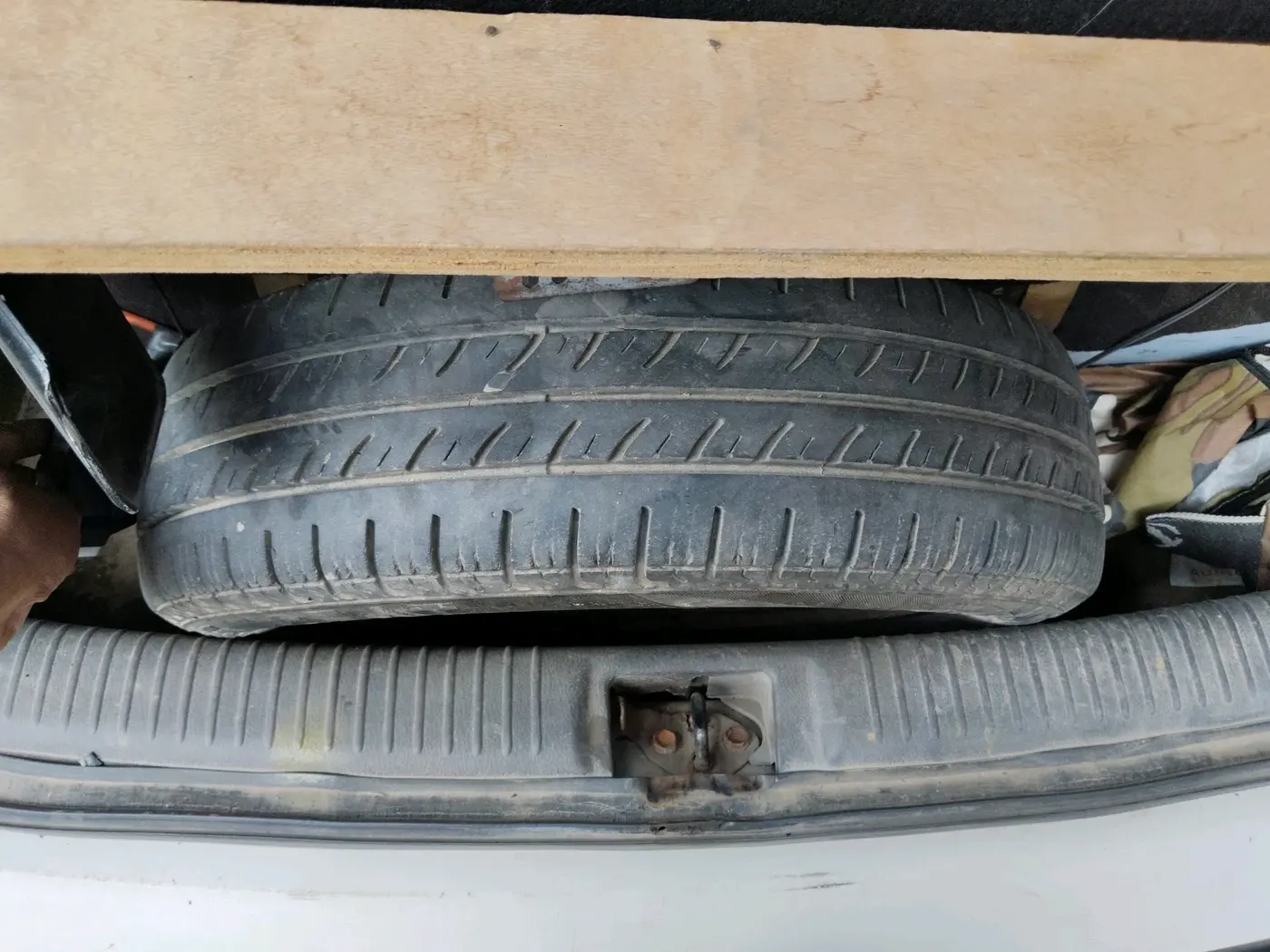 2012 Hyundai Santro Xing GL (CNG), CNG, Manual, 86,944 km, tyre