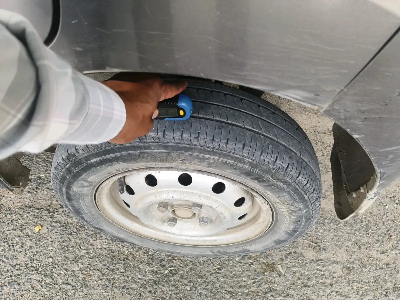 2012 Maruti Wagon R 1.0 LXI CNG, CNG, Manual, 1,89,338 km, tyre