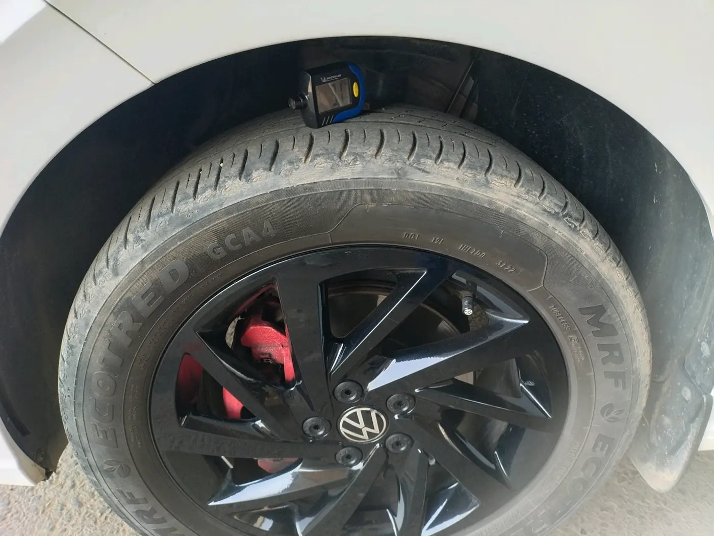 2023 Volkswagen VIRTUS COMFORTLINE TSI 1.0 MT, Petrol, Manual, 35,860 km, tyre