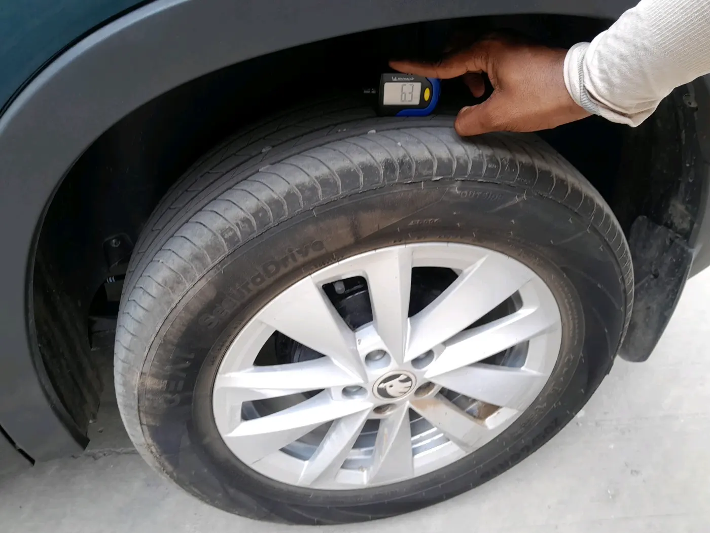 2025 Skoda Kylaq Signature AT, Petrol, Automatic, 4,338 km, tyre