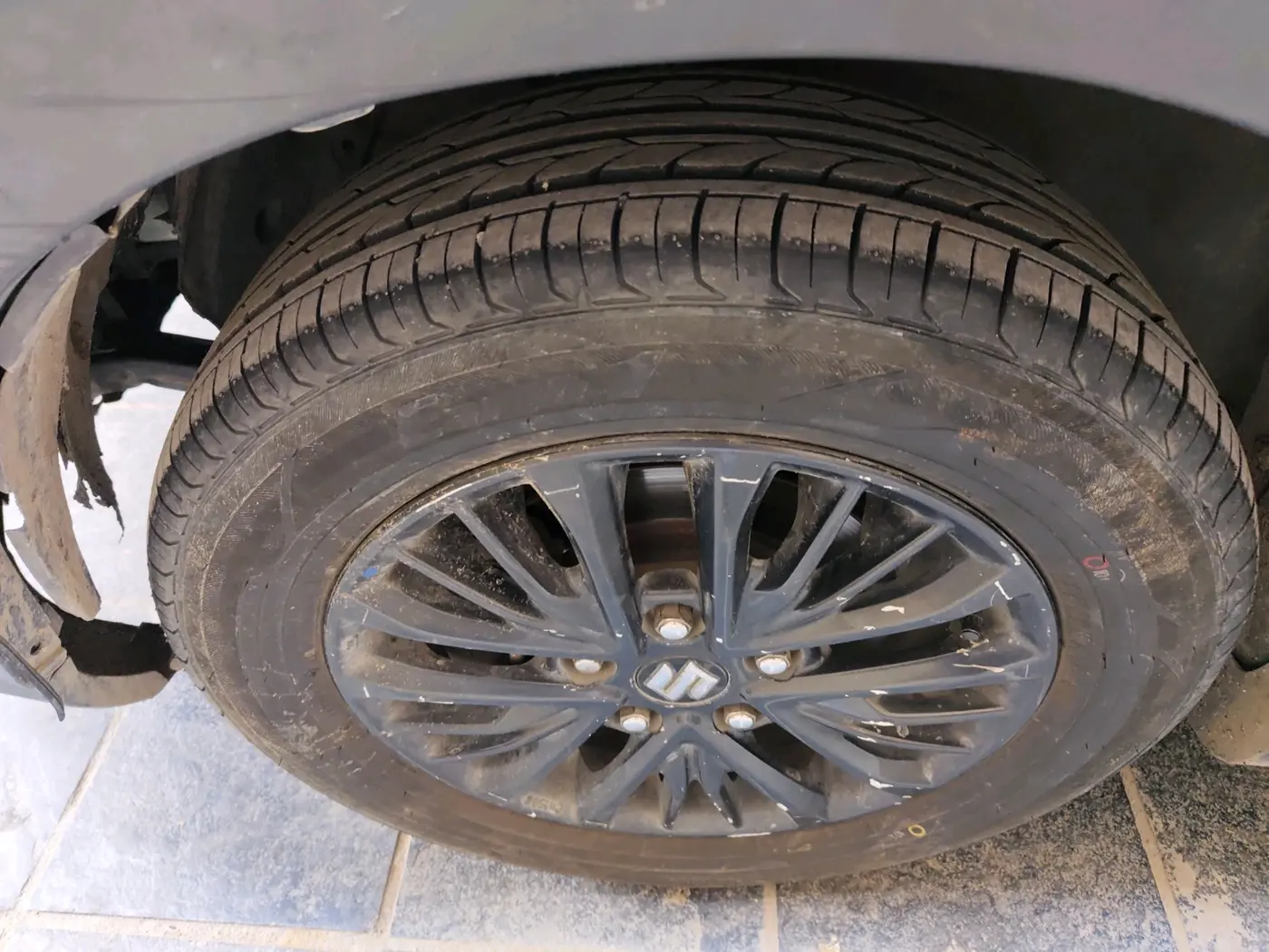 2021 Maruti XL6 ALPHA AT, CNG, Automatic, 1,60,603 km, tyre