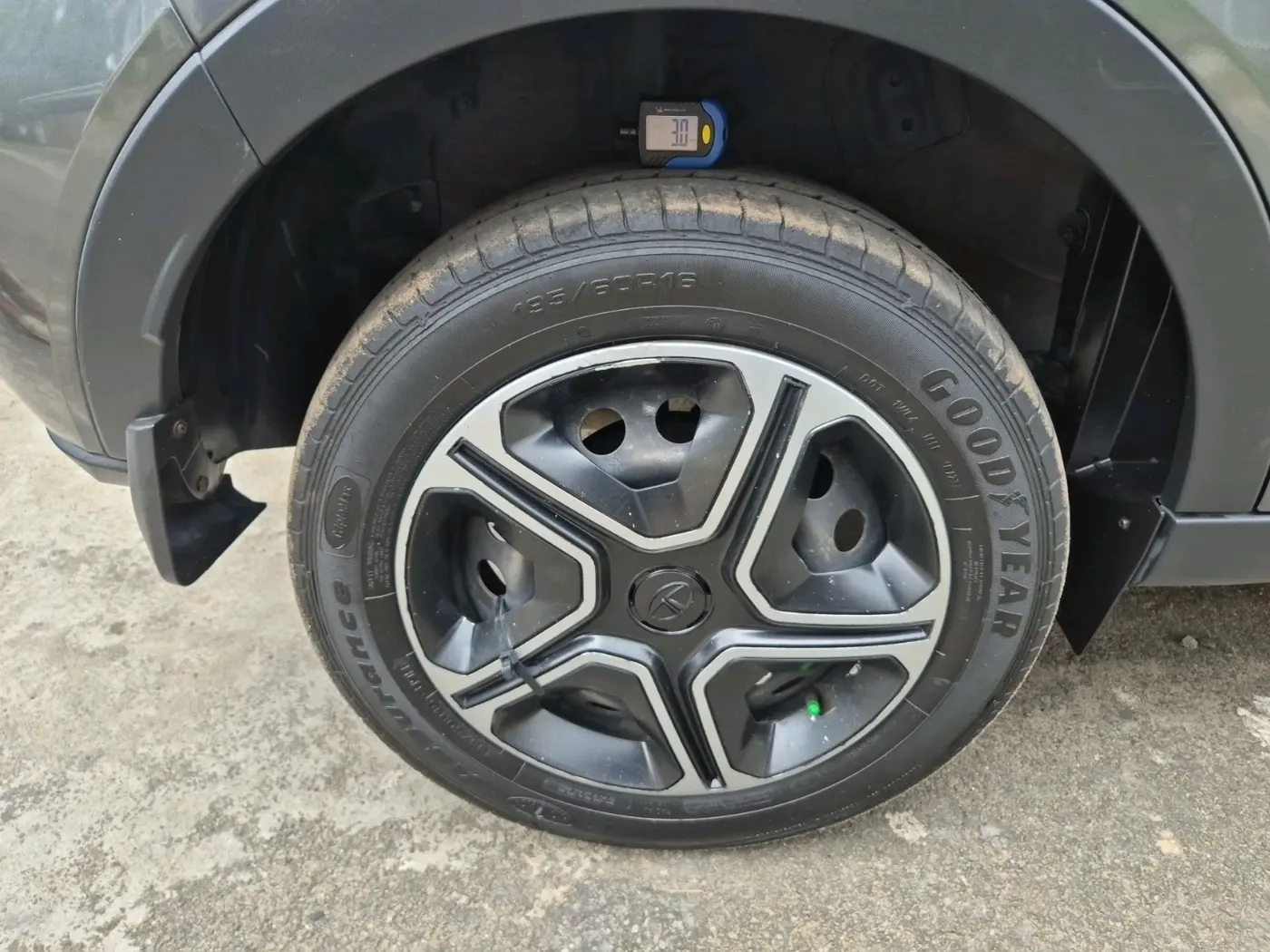 2023 Tata NEXON XM SUNROOF PETROL, Petrol, Manual, 23,122 km, tyre