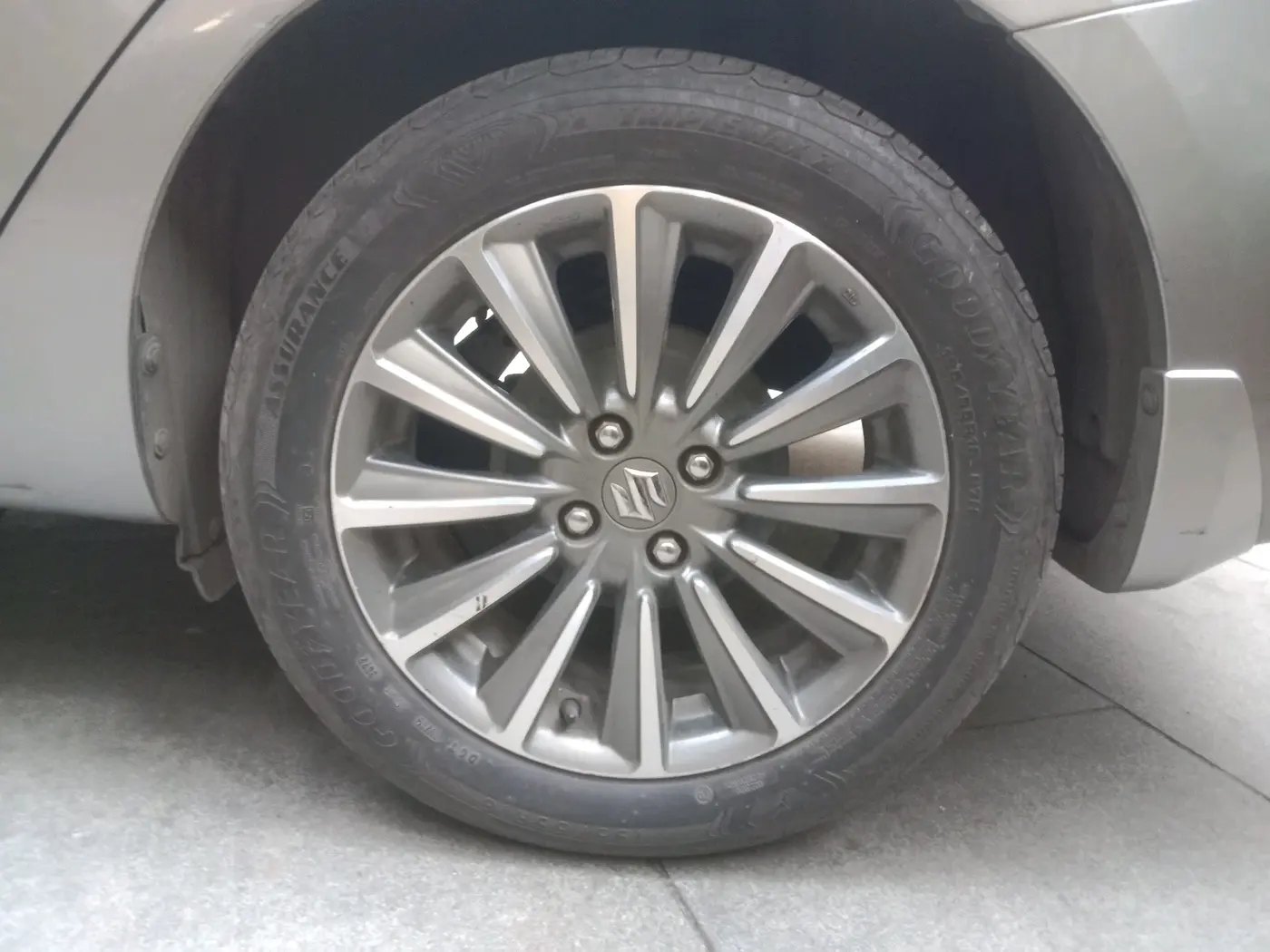 2018 Maruti Ciaz ALPHA  AT 1.5 SHVS PETROL, Petrol, Automatic, 55,469 km, tyre