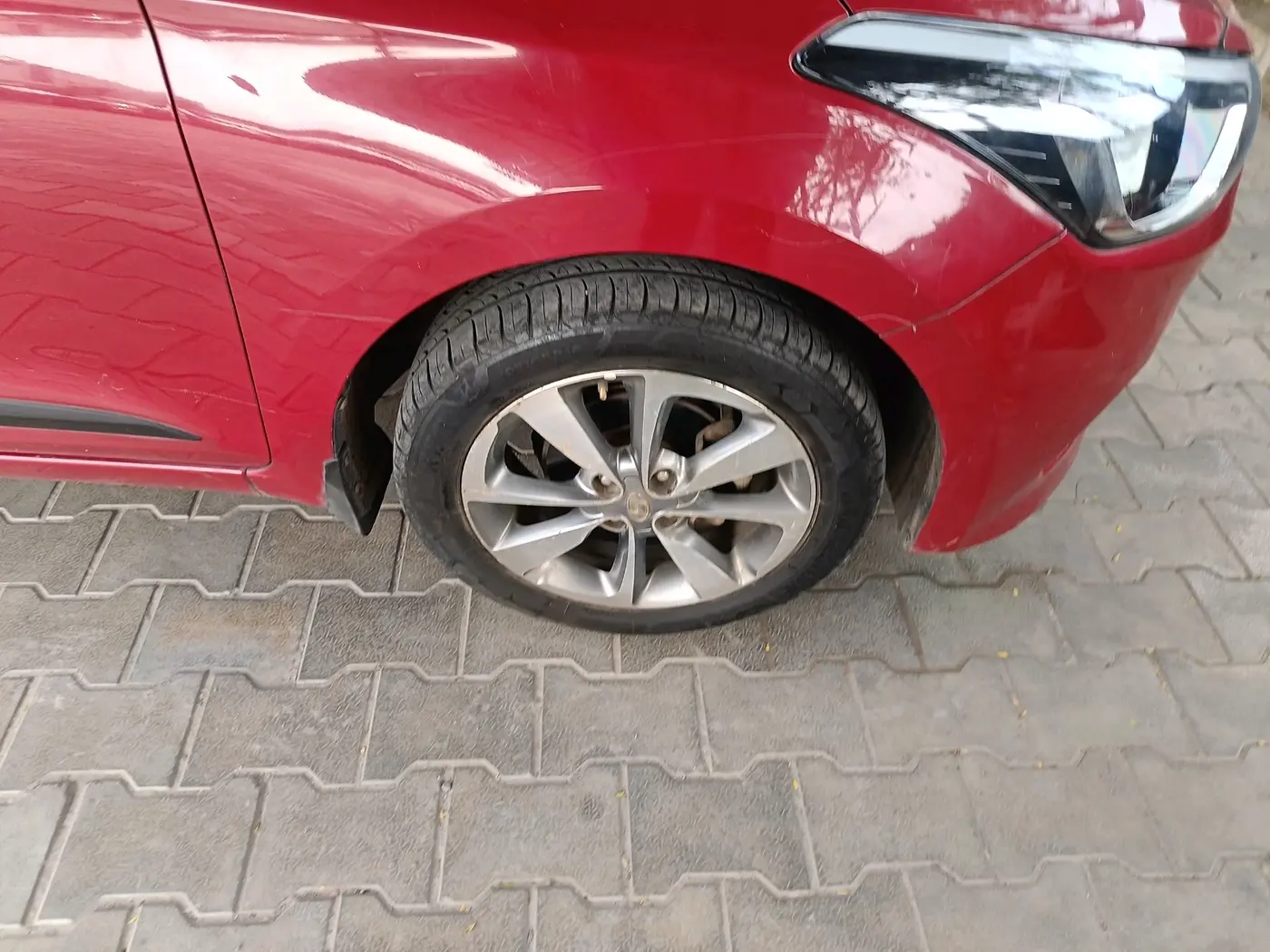 2015 Hyundai Elite i20 ASTA 1.2, Petrol, Manual, 1,51,739 km, tyre