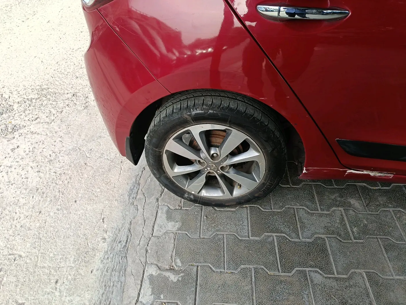 2015 Hyundai Elite i20 ASTA 1.2, Petrol, Manual, 1,51,739 km, tyre