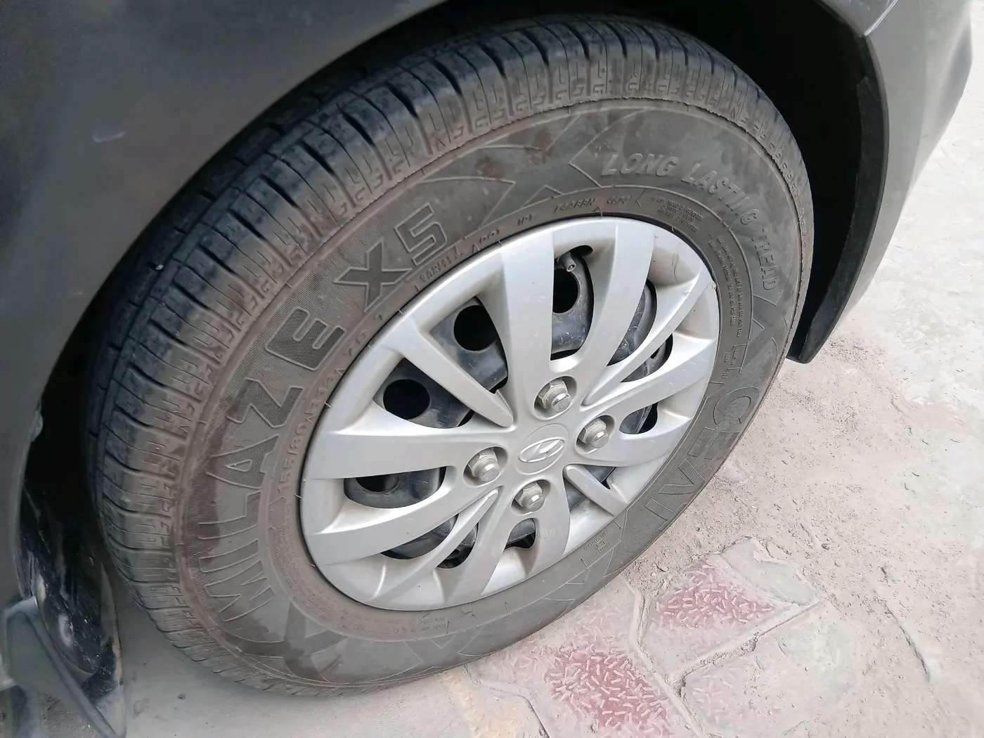 2013 Hyundai i10 SPORTZ 1.2, Petrol, Manual, 49,617 km, tyre