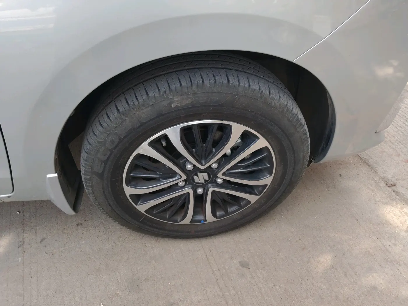 2025 Maruti Ertiga ZXI AT SHVS, Petrol, Automatic, 7,469 km, tyre
