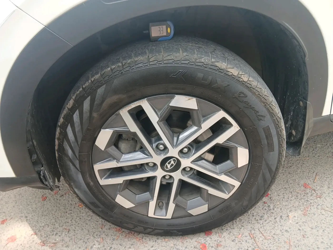 2023 Hyundai VENUE SX 1.5 CRDI, Diesel, Manual, 84,989 km, tyre