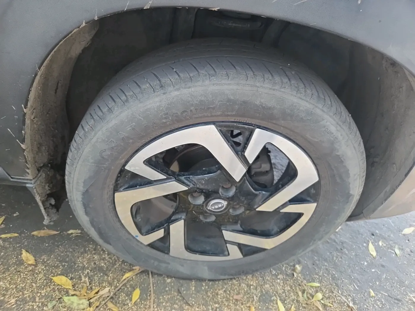 2021 Nissan MAGNITE XV MT, Petrol, Manual, 32,524 km, tyre