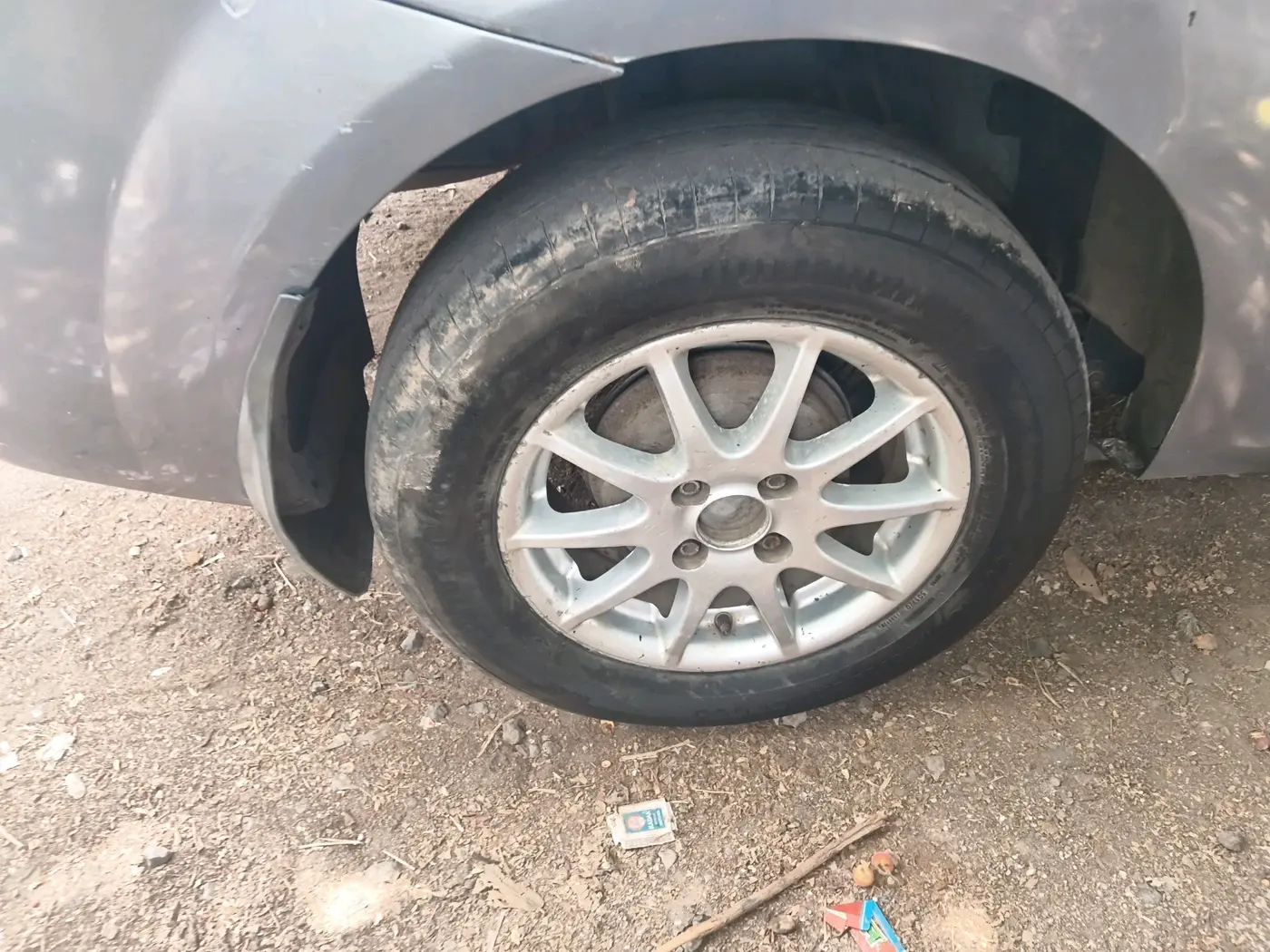 2013 Mahindra Verito 1.5 D6, Diesel, Manual, 1,03,096 km, tyre