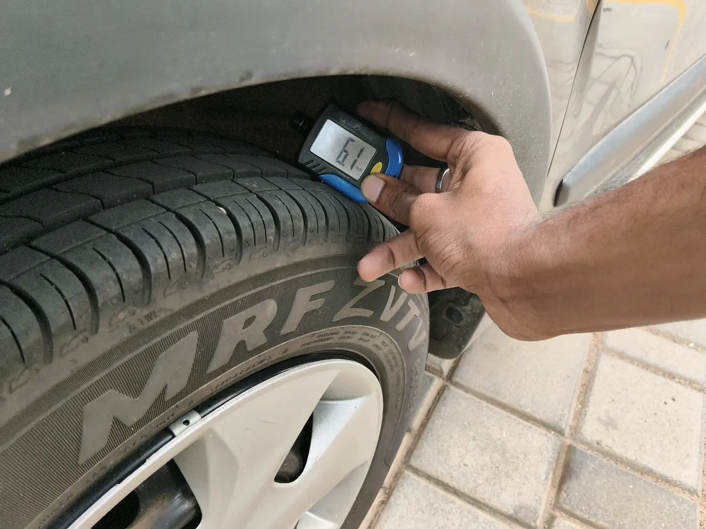 2025 Maruti New Wagon-R VXI 1.0 AMT, Petrol, Automatic, 9,160 km, tyre