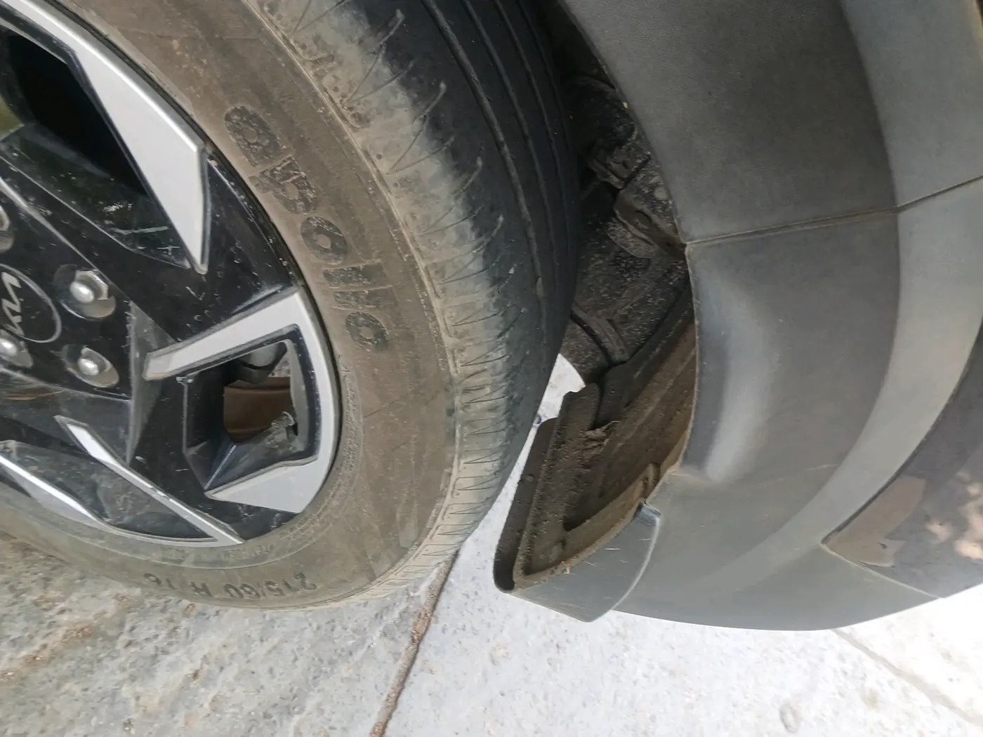 2024 KIA SONET HTX 1.5 AT, Diesel, Automatic, 79,444 km, tyre