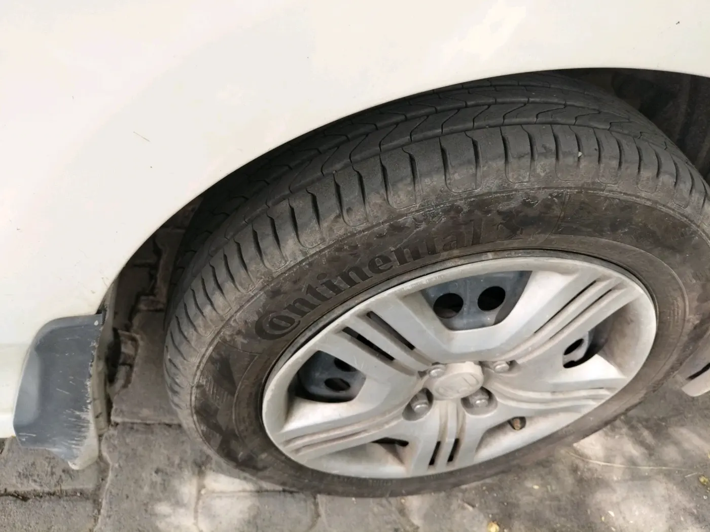 2012 Honda City 1.5L I-VTEC E MT, Petrol, Manual, 1,29,694 km, tyre