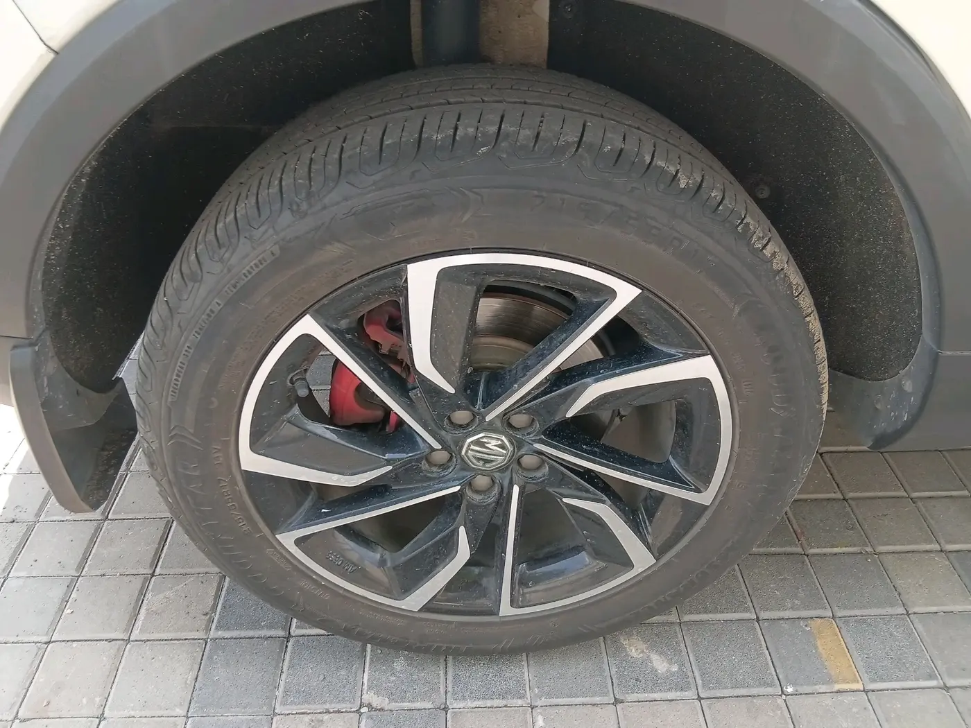 2022 MG ASTOR SHARP 1.3 TURBO AT, Petrol, Automatic, 46,895 km, tyre