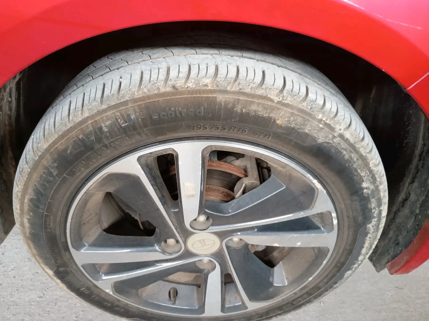2020 Tata ALTROZ XZ PETROL, Petrol, Manual, 19,468 km, tyre