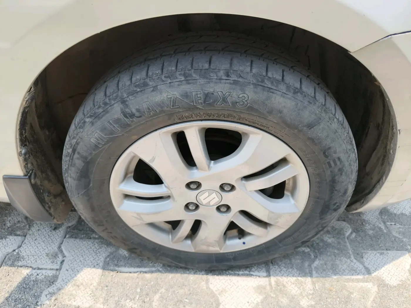 2013 Maruti Swift Dzire ZDI, Diesel, Manual, 94,301 km, tyre