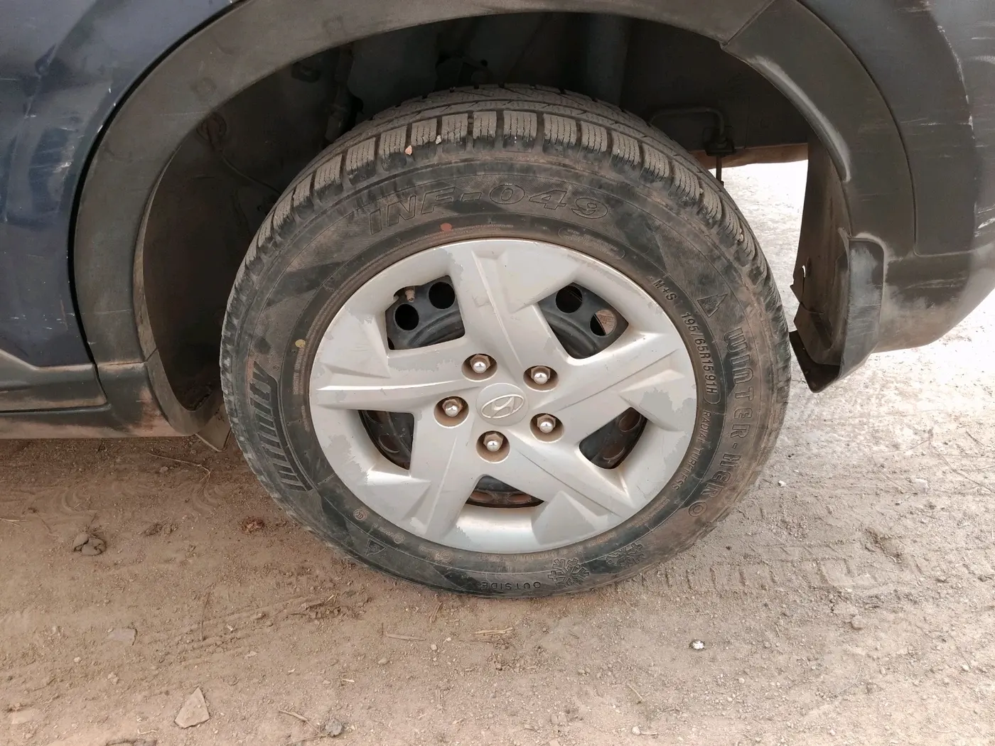 2019 Hyundai VENUE S 1.2, Petrol, Manual, 1,04,181 km, tyre