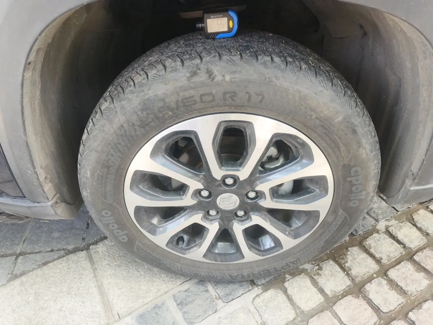 2022 Maruti Grand Vitara ALPHA SMART HYBRID, Petrol, Manual, 17,300 km, tyre