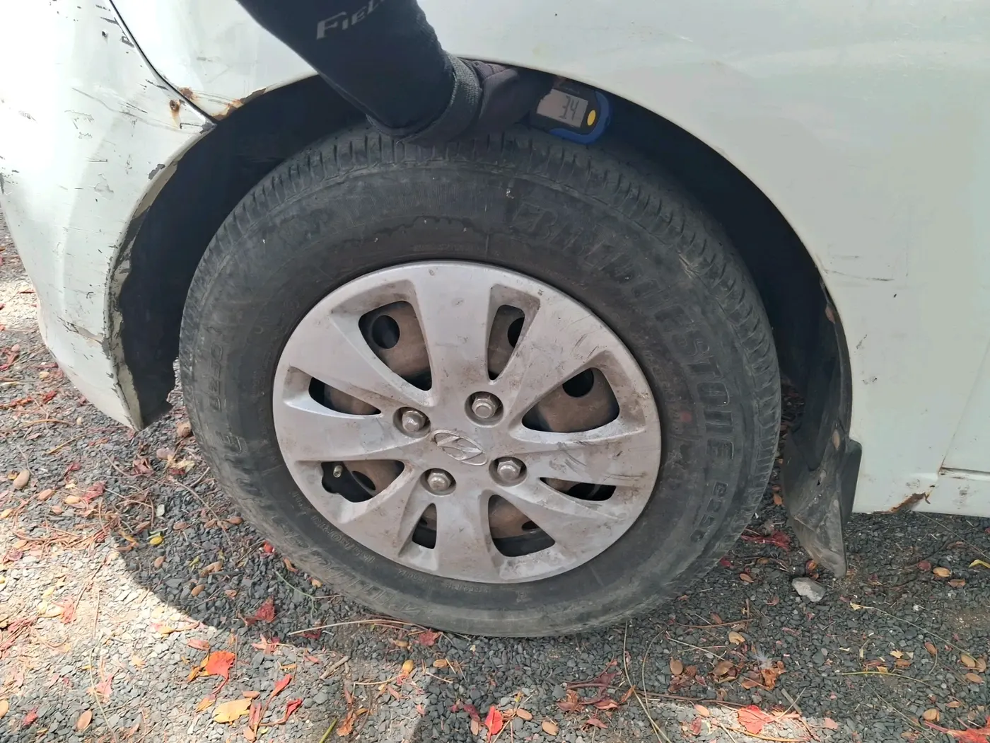 2012 Hyundai i10 MAGNA 1.1, CNG, Manual, 1,48,585 km, tyre