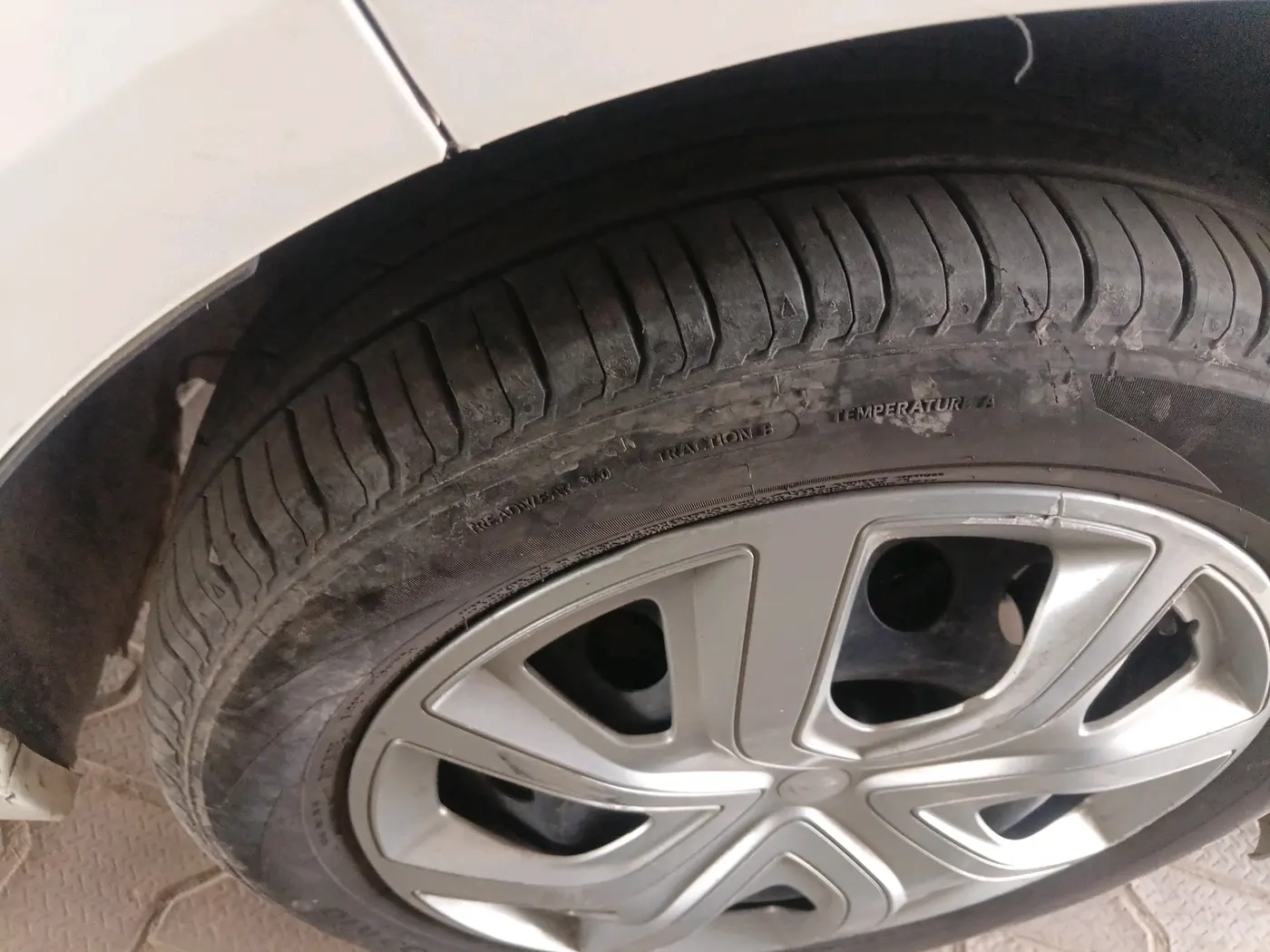 2024 Tata ALTROZ XM PLUS SUNROOF CNG, CNG, Manual, 54,074 km, tyre